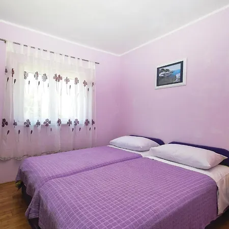 Awesome In Apartmán Brodarica (Sibenik-Knin)